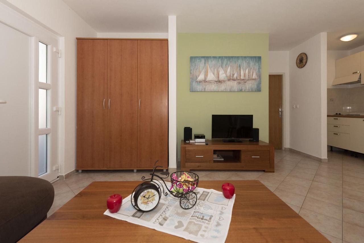 Apartments Max Razanac Exterior photo